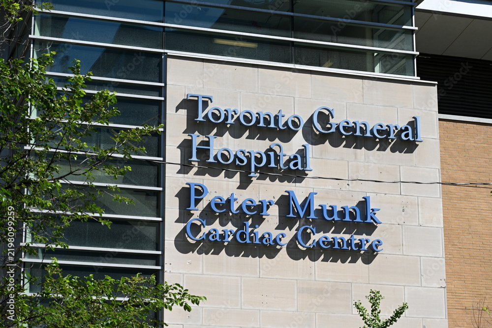 Obraz premium Toronto, ON, Canada - June 28, 2026: Toronto General Hospital in Toronto, Ontario.