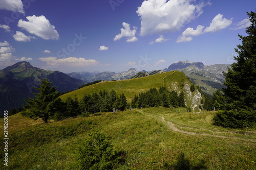 Tres jolie paysage et panoramique de Montagne chetal- France en été, 