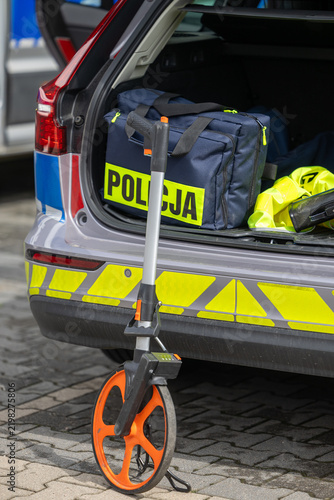 Radiowóz polskiej policji w czasie akcji. 