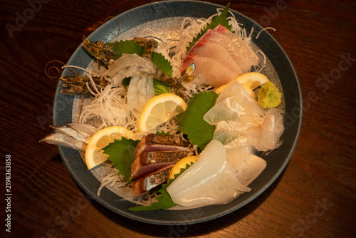 Naklejka 新鮮な刺身の盛り合わせ