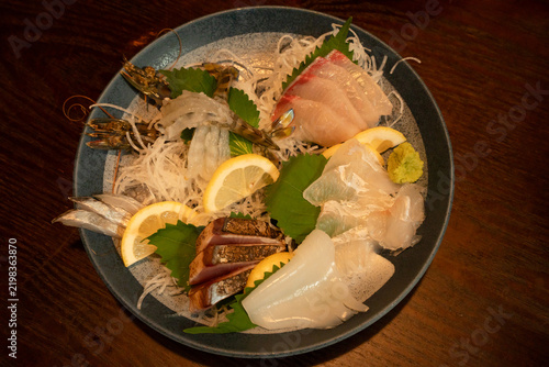 Naklejka 新鮮な刺身の盛り合わせ
