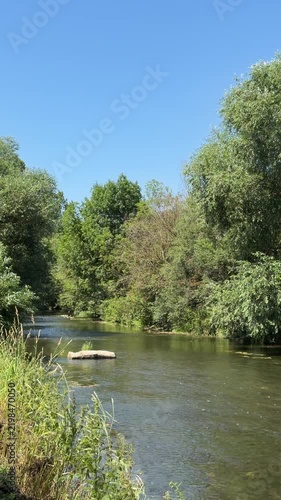 Blick über die Tauber im Taubertal in Tauberrettenheim, Deutschland 
