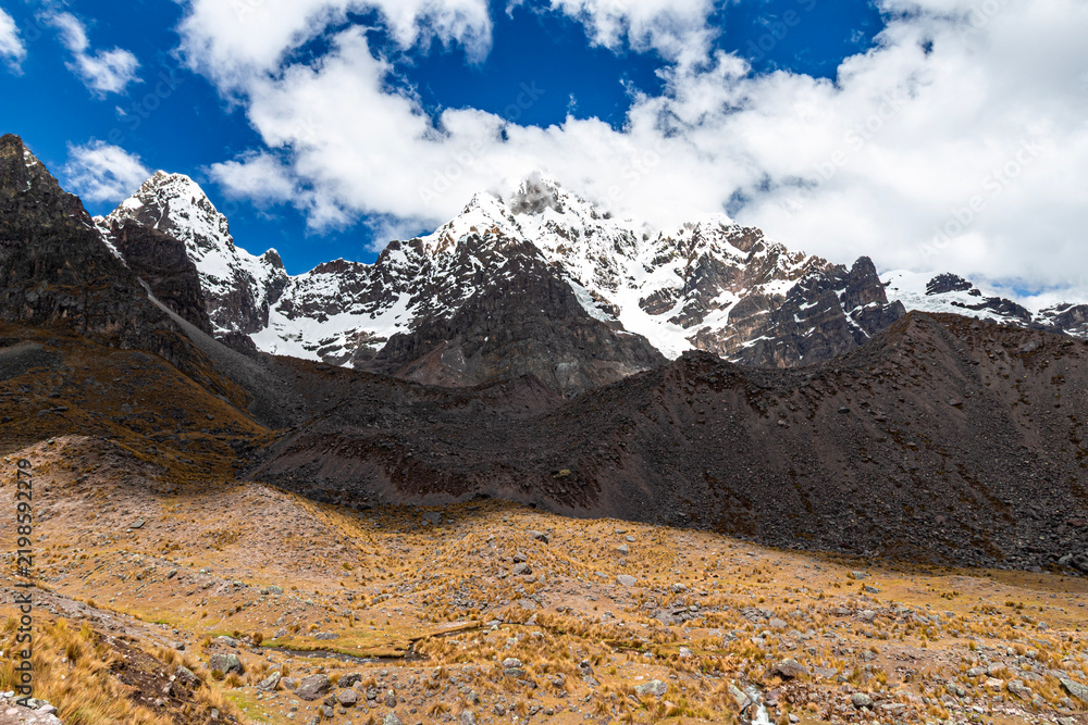 Obraz premium Exploring the Ausangate Mountains, Peru
