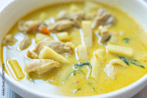 Cuadro en lienzo Coconut soup with chicken and bamboo shoot creates warm savory meal