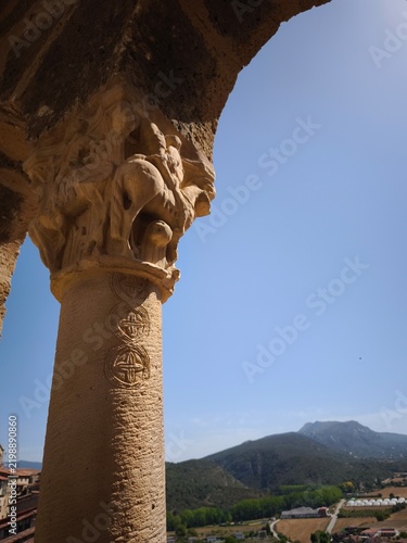 Fotografía capitel del castillo de Frias