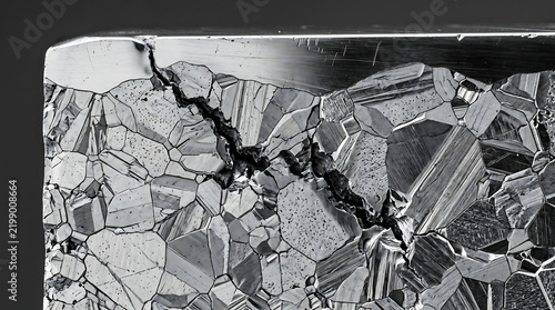 Microscopic Metal Fatigue Crack Propagation and Structural Failure Analysis
