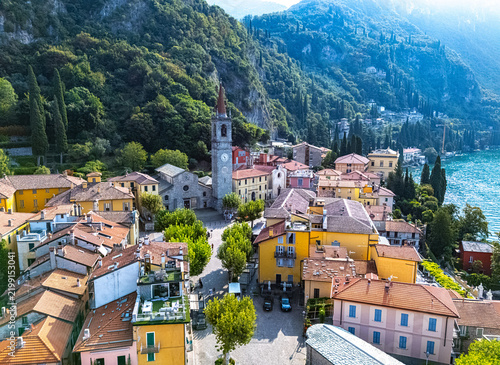 Obraz na plátně View of Varenna on the shore of Lake Como, Italy