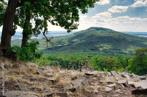 Aussicht vom Großen Gleichberg in Südthüringen Deutschland