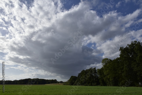 riesige Wolke über Landschaft bei Bückeburg
