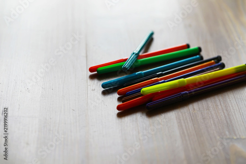 Cuadro en lienzo Background of lots assorted colorful marker pen set