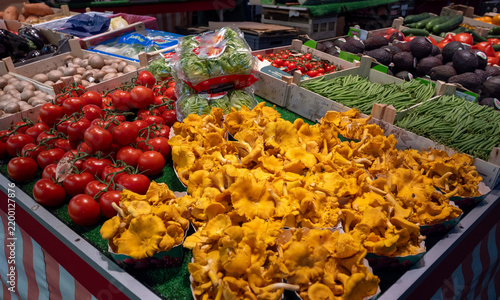 Primeurs sur l'étal d'un  marché
