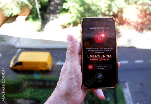 Konstfotografi Llamada SOS emergencia teléfono móvil llamando emergency smartphone calling urge