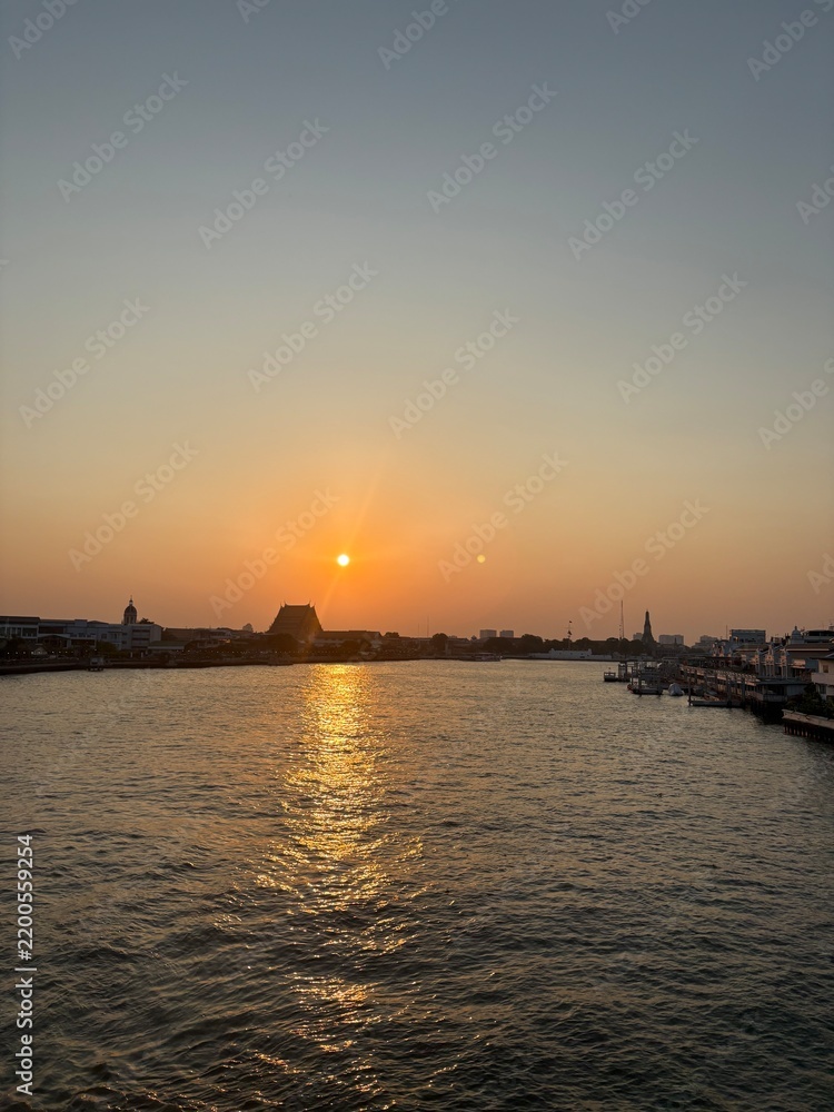 Fototapeta premium sunset over the sea