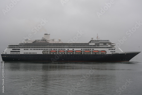Фотография Classic luxury cruiseship cruise ship liner Zaandam Volendam arrival to Vancouve
