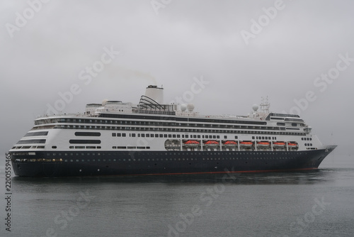 Картината върху платно Classic luxury cruiseship cruise ship liner Zaandam Volendam arrival to Vancouve