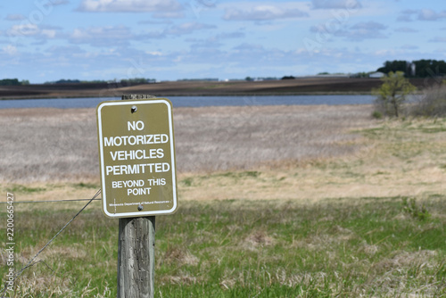 Fotografía State Wildlife Management Area No Motorized vehicles permitted beyond this point