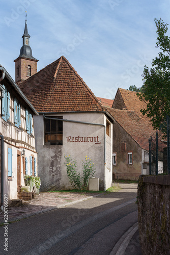 petite ruelle tranquille de village