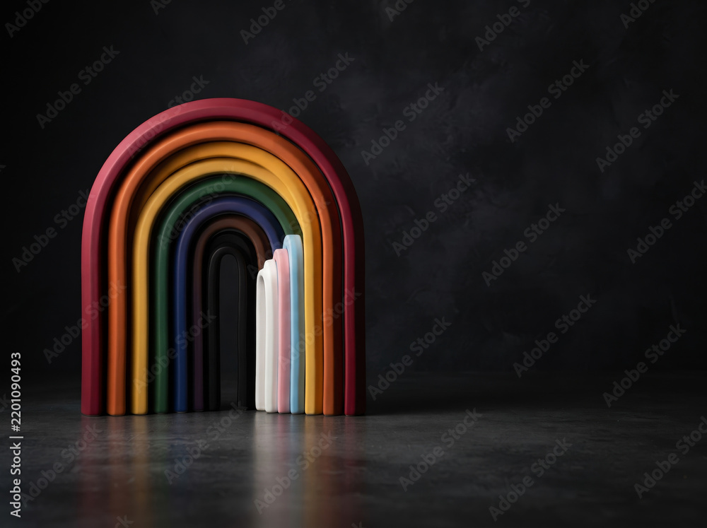 Obraz premium Glowing Rainbow Neon Arch Lamp In Dark Room
