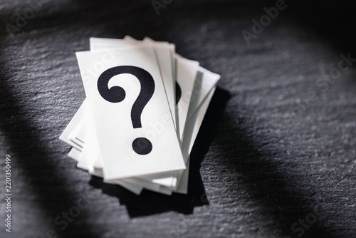 Plakat w ramie Question mark background