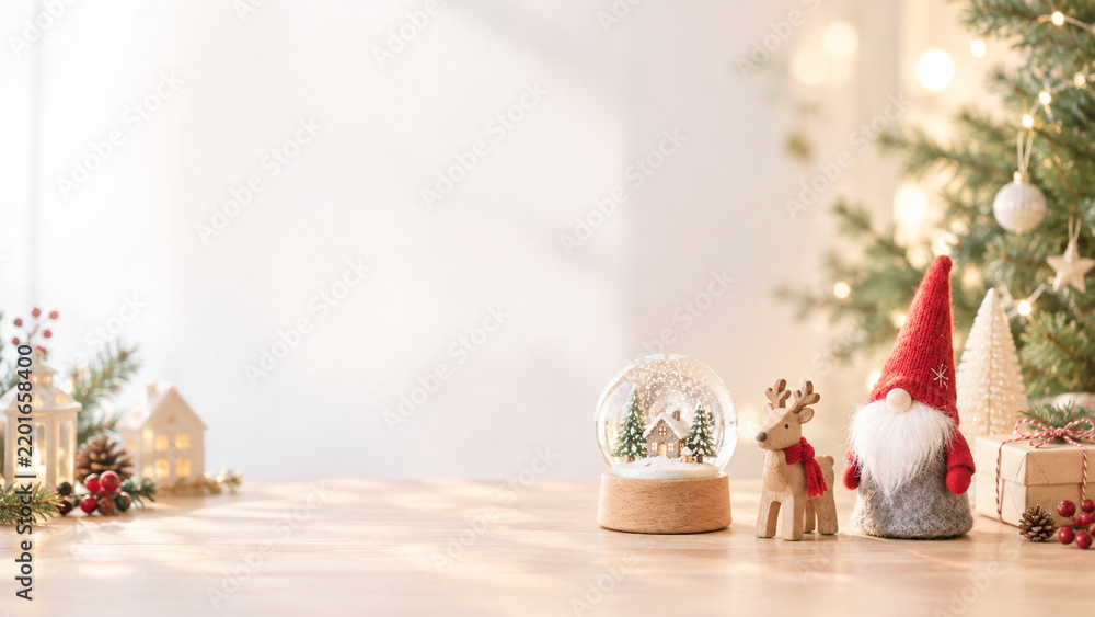 Fototapeta premium クリスマスの小物を飾った温かな冬のテーブル
