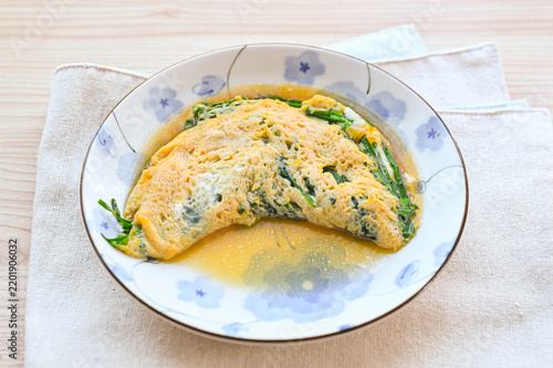 Obraz w ramie 出汁たっぷりのニラ入り玉子焼き