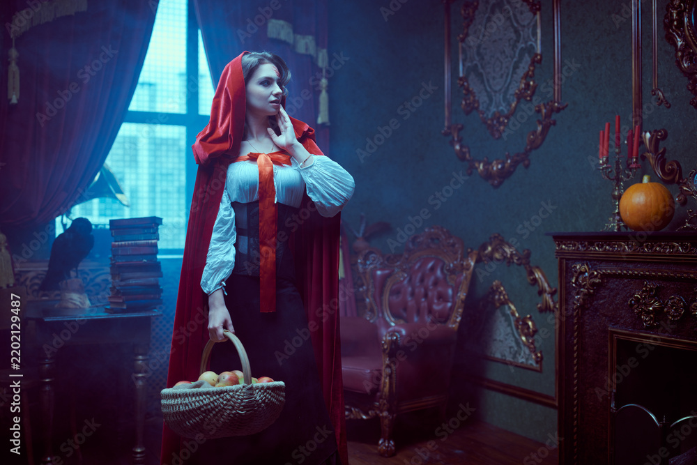 Obraz premium Haunted Fairytale Visitor