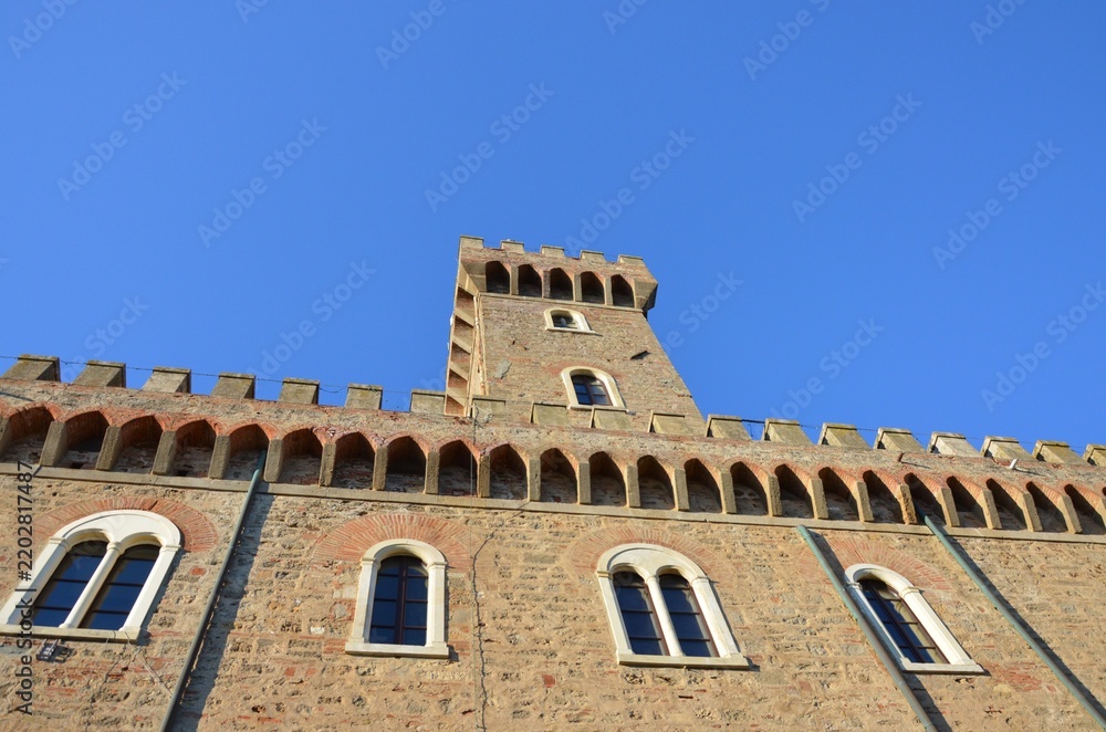Obraz premium Rosignano Marittima, Italy 03.04.2020: Castello Pasquini situato a Castiglioncello, nel comune di Rosignano Marittimo.
