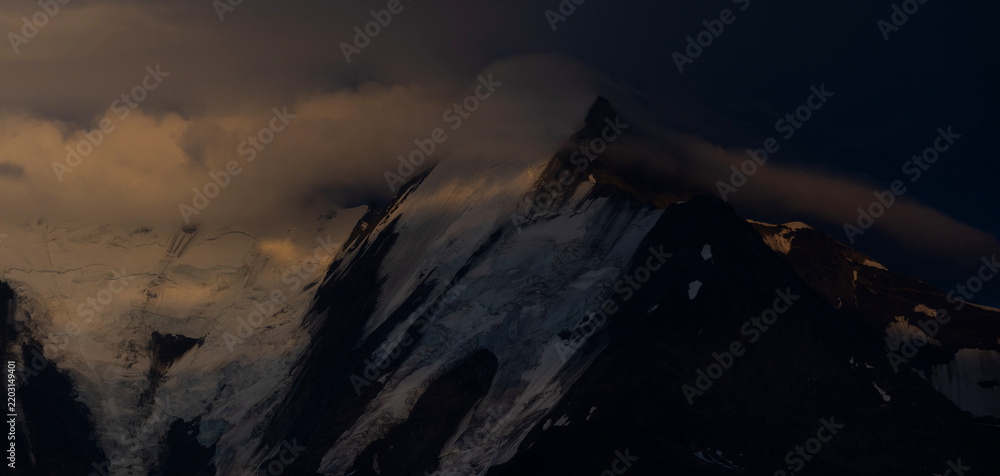 Obraz premium Snowy peak of my Montblanc mountain 