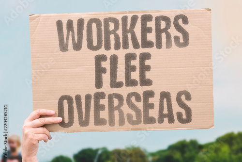 Quadro su tela "Workers flee overseas" Skilled tradespeople emigrate to higher-wage countries seeking better opportunities