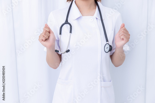 Plakat ガッツポーズをする女医
