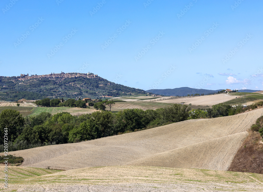 Fototapeta premium The rural landscape near San Quirico in Tuscany. Italy