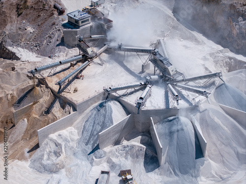 Принти на полотні Aerial view of a stone quarry and processing plant with crushing machinery