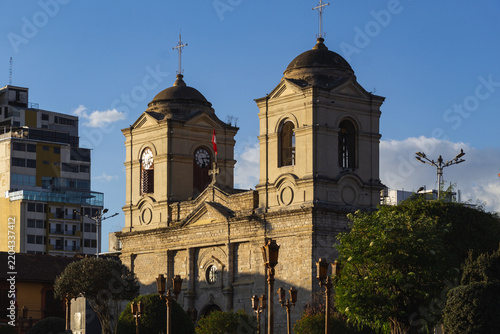 Bild auf Leinwand Torres  campanario de la Catedral en el Parque Constitución de la ciudad de Huan