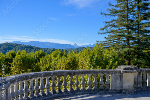 L'ossau et la chaîne de Pyrénées depuis le boulevard des Pyrénées à Pau