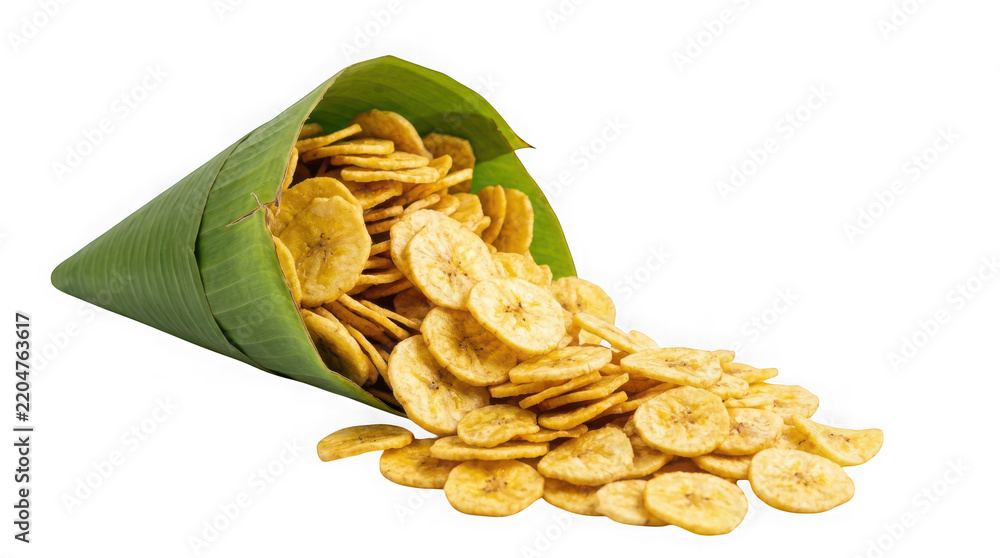 Obraz premium Crispy banana chips served in a green banana leaf cone isolated on transparent background