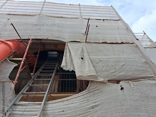 Lavori in corso nel cantiere edile - ponteggio