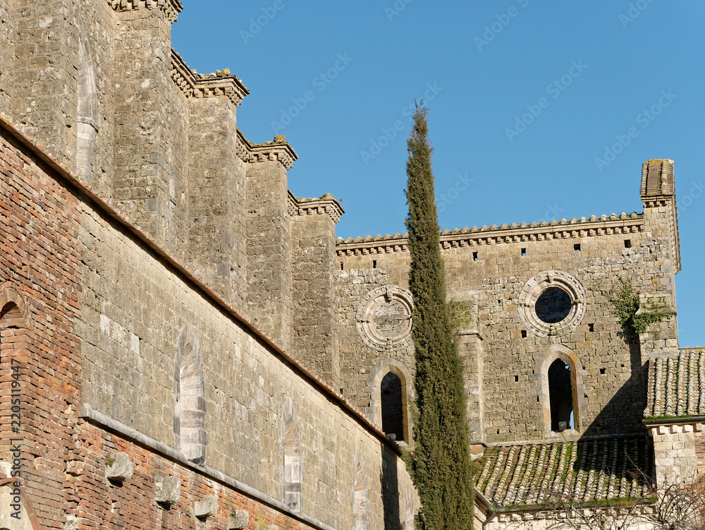 Obraz premium details of the Abbey of San Galgano in Chiusdino in the province of Siena