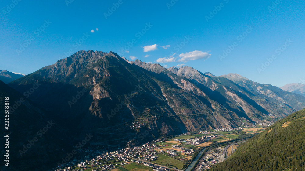 Obraz premium mountain landscape in the alps on a July