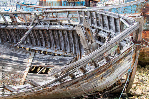 Epaves de chalutiers dans le port de Camaret 