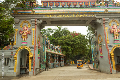 Saveetha Dental College and Hospital in Chennai is one of the top-ranked and most advanced dental institutions globally, known for its high-tech digital workflow and unique clinical training models.