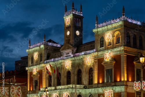 Valladolid city hall displaying festive christmas lights at night
