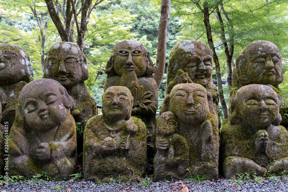 Fototapeta premium 愛宕念仏寺の羅漢