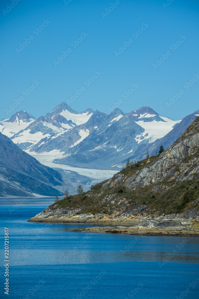 Obraz premium Glacier Bay National Park in Alaska on Sunny Day