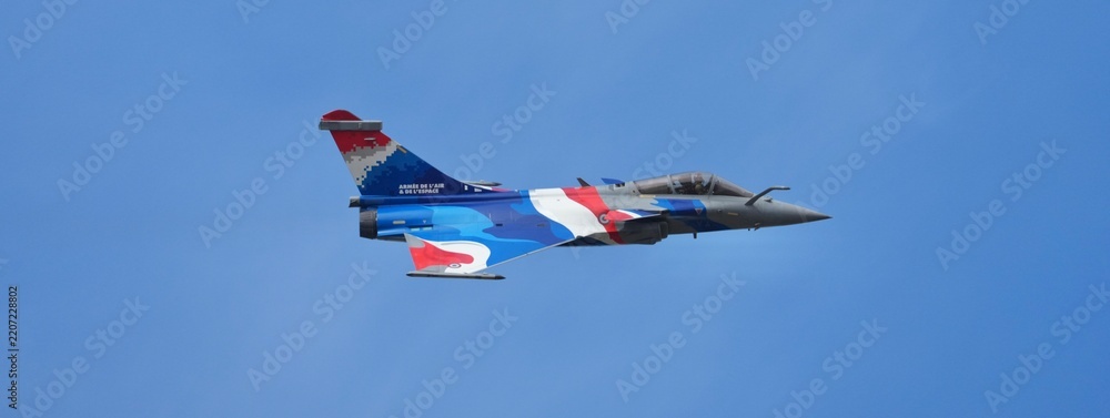 Fototapeta premium Rafale Solo Display pleine vitesse bannière