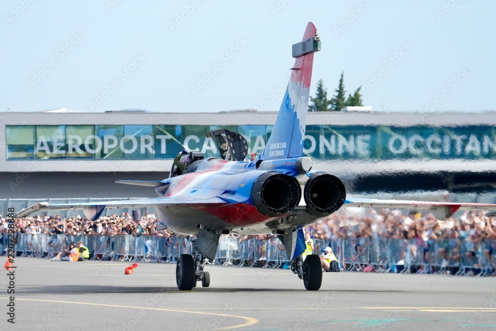 Obraz premium Rafale Solo Display 2026 roulage aéroport Carcassonne