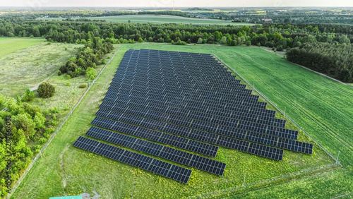 Agrivoltaic farming landscape combining food production and solar power