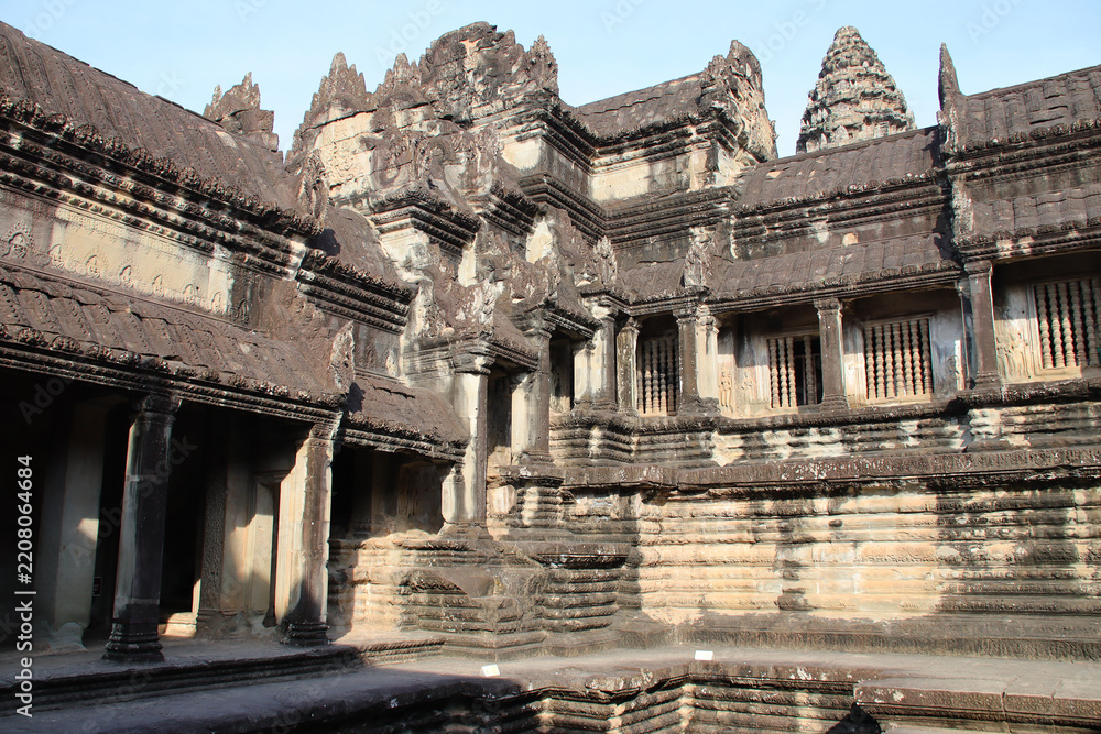 Obraz premium ruined khmer hindu and buddhist temple (angkor vat) in angkor in siem reap in cambodia 