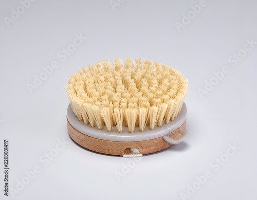 Round wooden bath brush with natural bristles