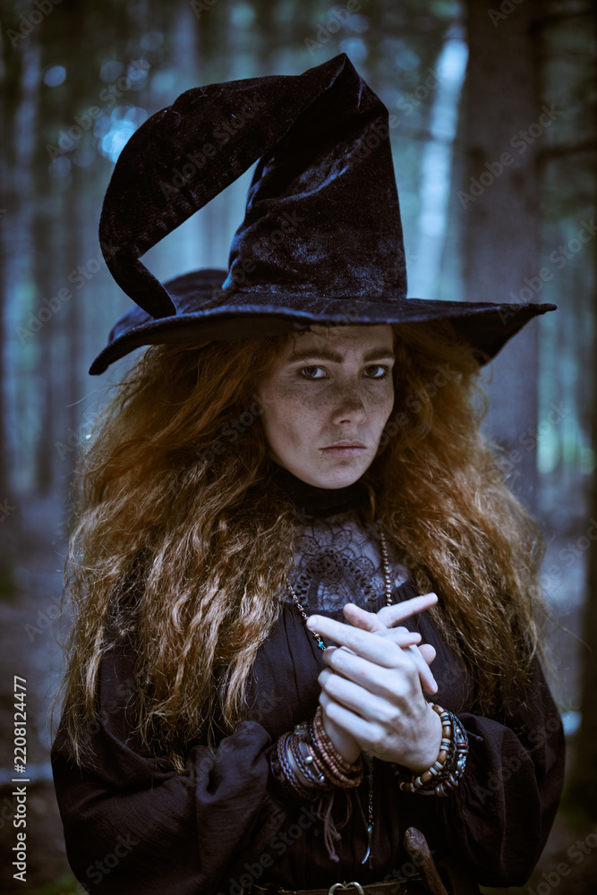 Obraz premium Mysterious Red Haired Witch