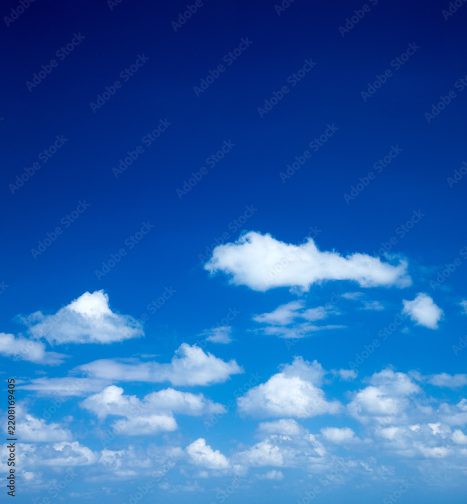 Fototapeta premium clouds on clear blue sky background